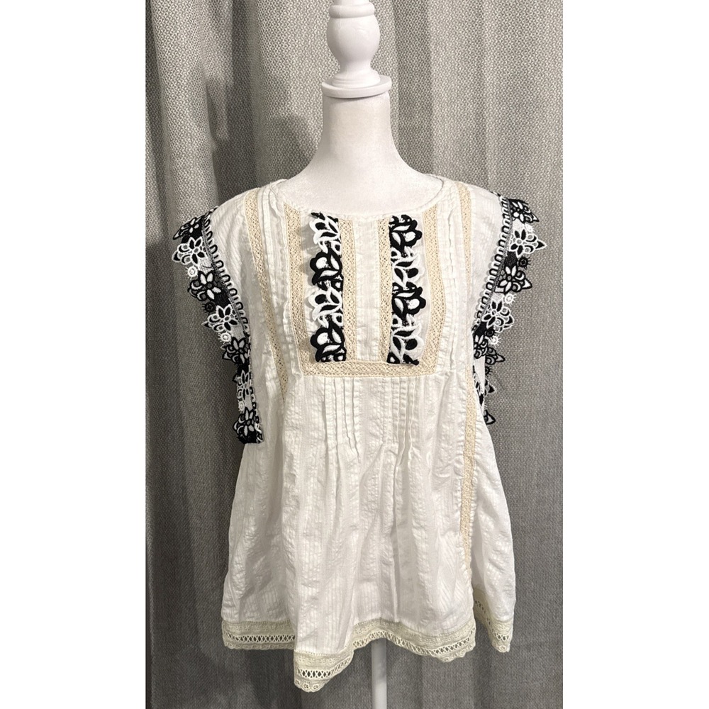 POL BOUTIQUE MIXED FABRIC Lace Top WOMENS SIZE Medium White Boho Sleeveless